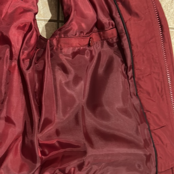 90s BURGUNDY VEST WITH FUR COLLAR - Picture 6 of 8